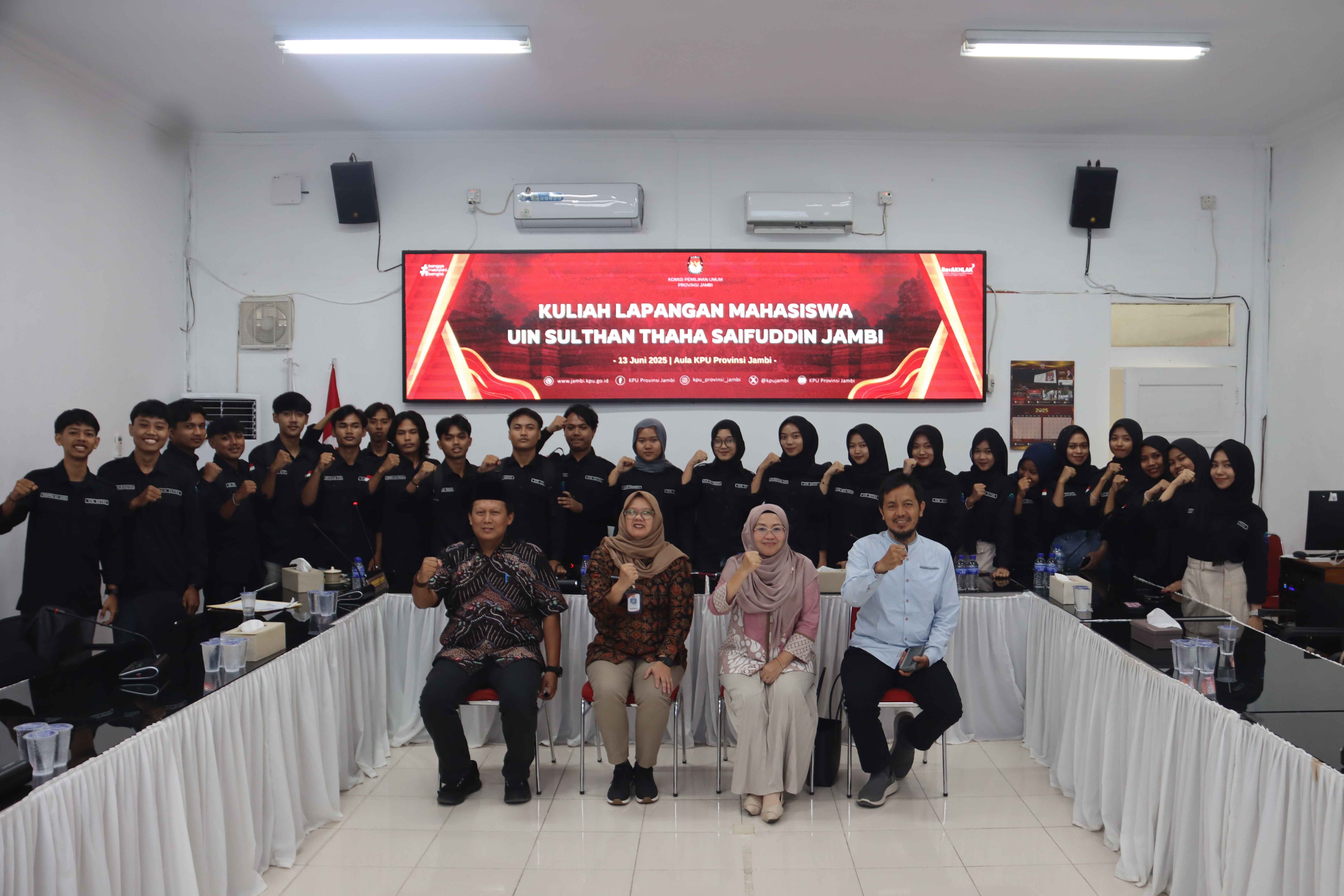 KPU Provinsi Jambi Memberikan Kuliah Umum tentang Pemilu kepada Mahasiswa UIN STS Jambi