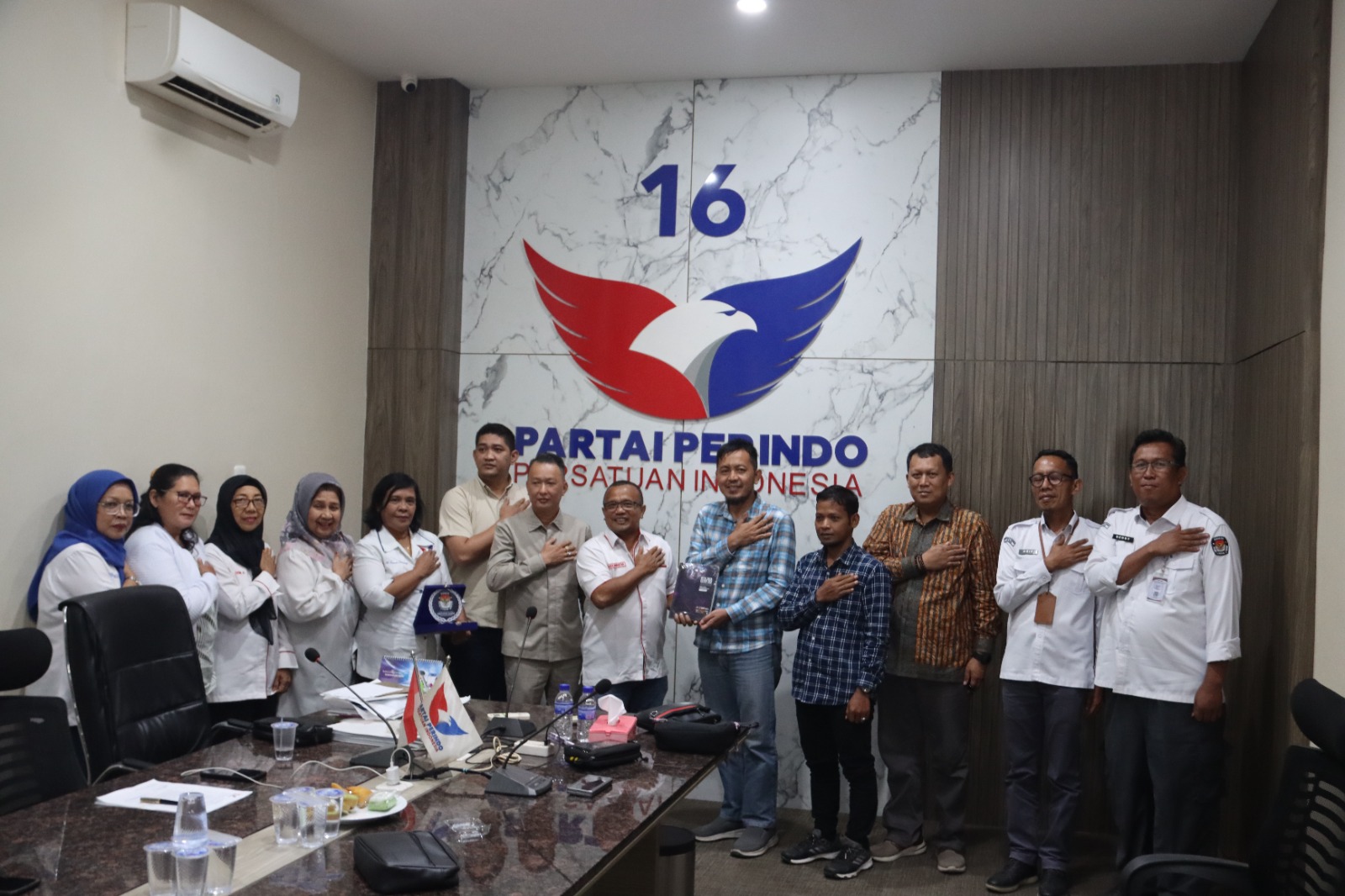 Ketua dan Anggota KPU Provinsi Jambi melakukan Audiensi dengan DPW Partai Perindo Provinsi Jambi